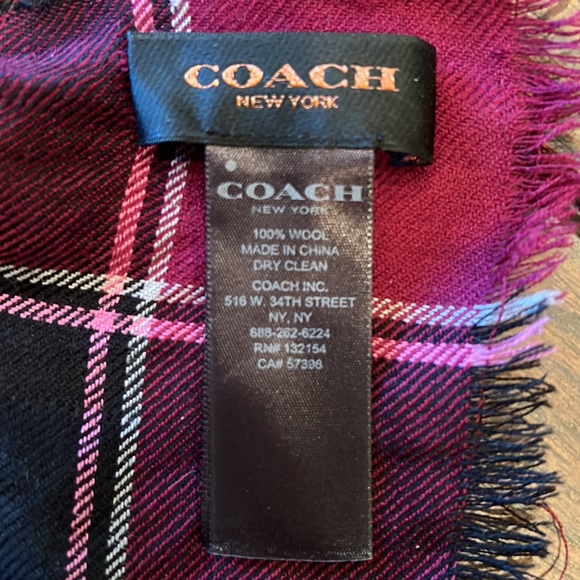 Coach scarf/wrap - Picture 4 of 5